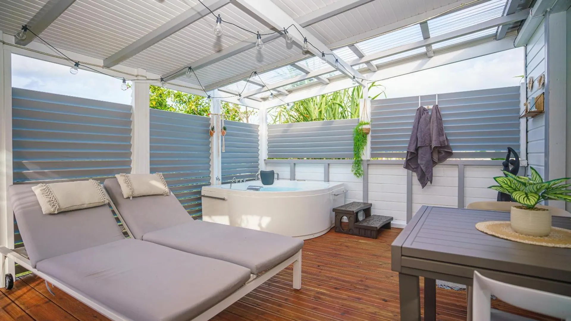 Au Coeur Du Papillon Piscine Collective Villa Goyave Holiday home