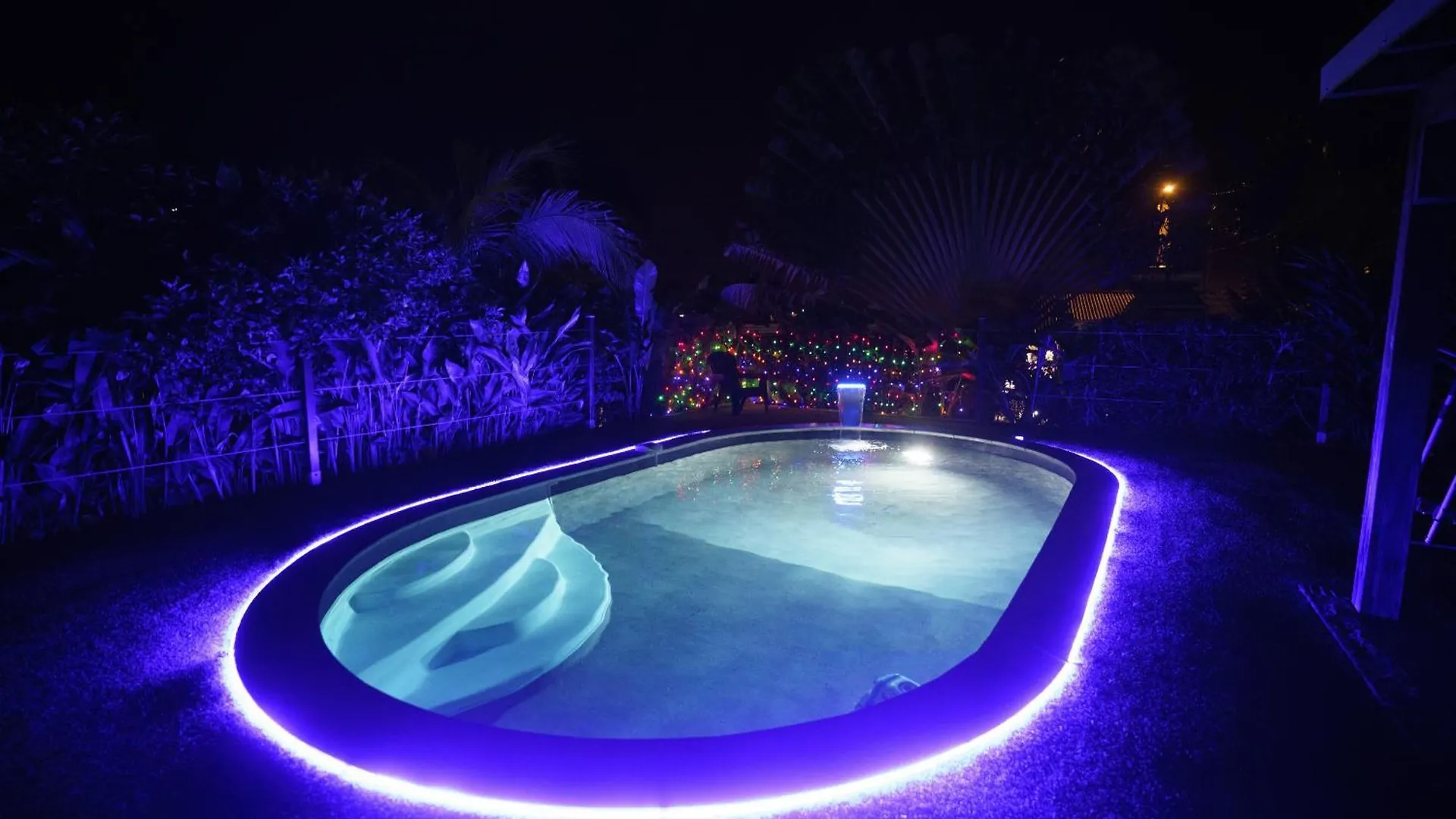 Au Coeur Du Papillon Piscine Collective Villa Goyave Guadeloupe